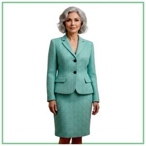 Carlisle Green & White Tweed Jacket & Skirt Set. Size 4